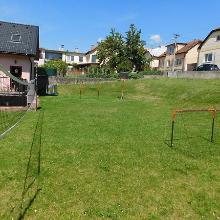 Apartmanovy Penzion ボイニツェ エクステリア 写真