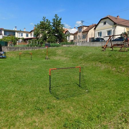 Apartmanovy Penzion ボイニツェ エクステリア 写真